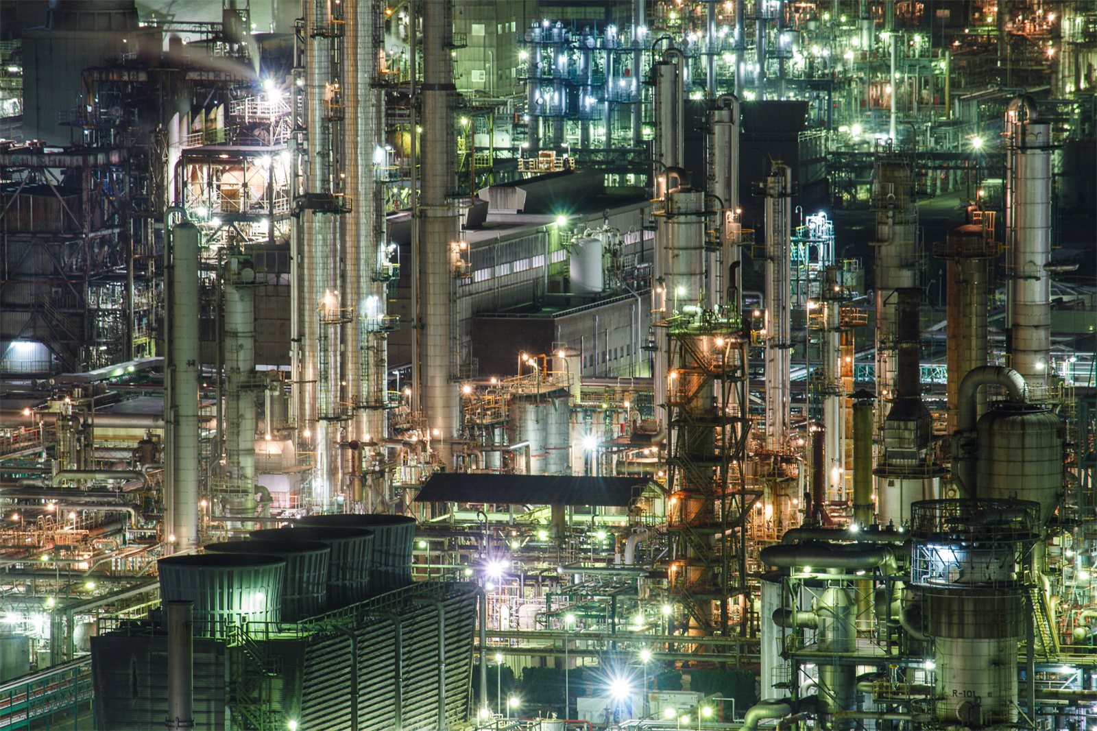 Chemical plant — Konoshima Chemical makes calcium-silicate building materials and magnesia products