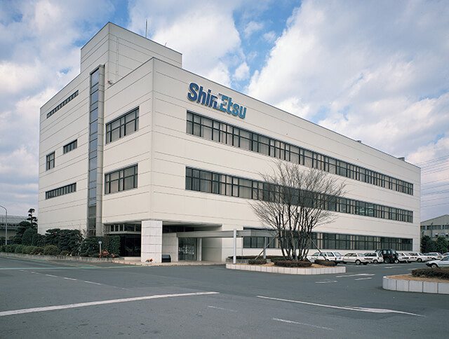 Shin-Etsu Polymer semiconductor wafer shipping containers